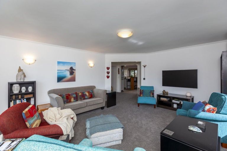 Photo of property in 5 Kotuku Drive, Paraparaumu Beach, Paraparaumu, 5032