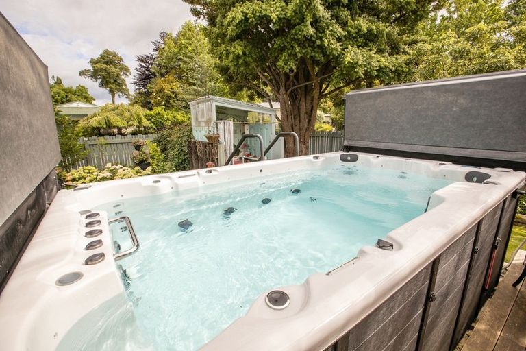 Photo of property in 2 Kereru Place, Masterton, 5810