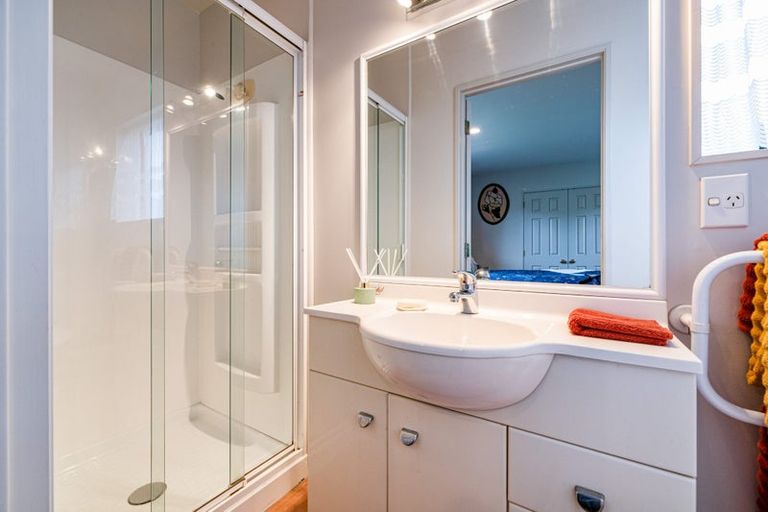 Photo of property in 15 Jelicich Court, Henderson, Auckland, 0612