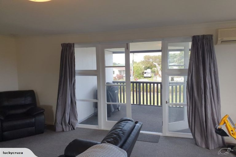 Photo of property in 19 Mahana Road, Paraparaumu Beach, Paraparaumu, 5032