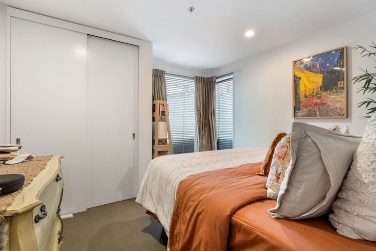 Photo of property in Portal Apartments, 1d/42 Cable Street, Te Aro, Wellington, 6011