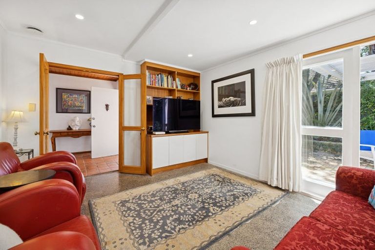 Photo of property in 8a Wicklow Road, Narrow Neck, Auckland, 0622