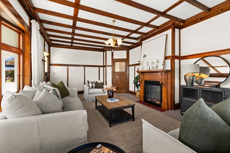 Photo of property in 86 Te Mata Road, Havelock North, 4130