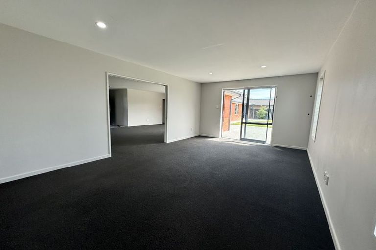 Photo of property in 34 Davaar Crescent, Broomfield, Christchurch, 8042