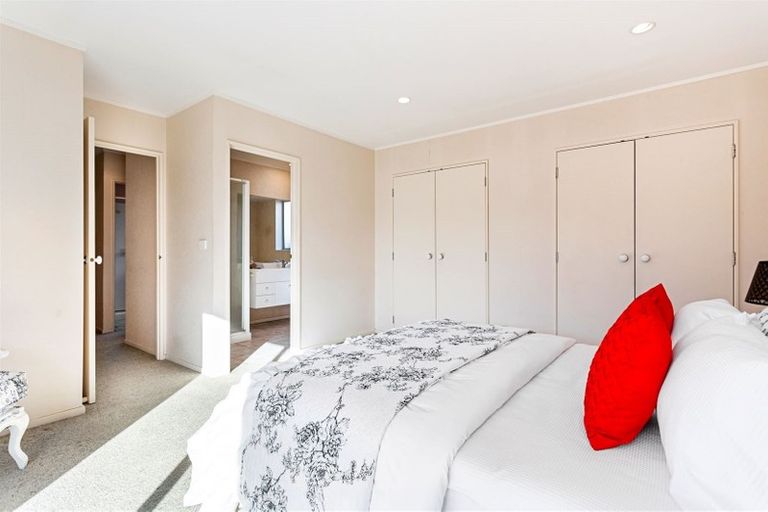 Photo of property in 57 Kingdale Road, Henderson, Auckland, 0610