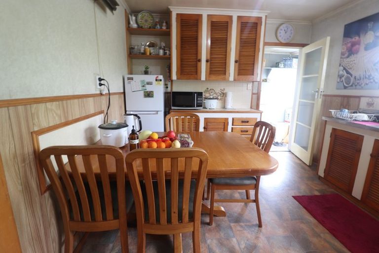 Photo of property in 25 Kaipatiki Road, Glenfield, Auckland, 0629