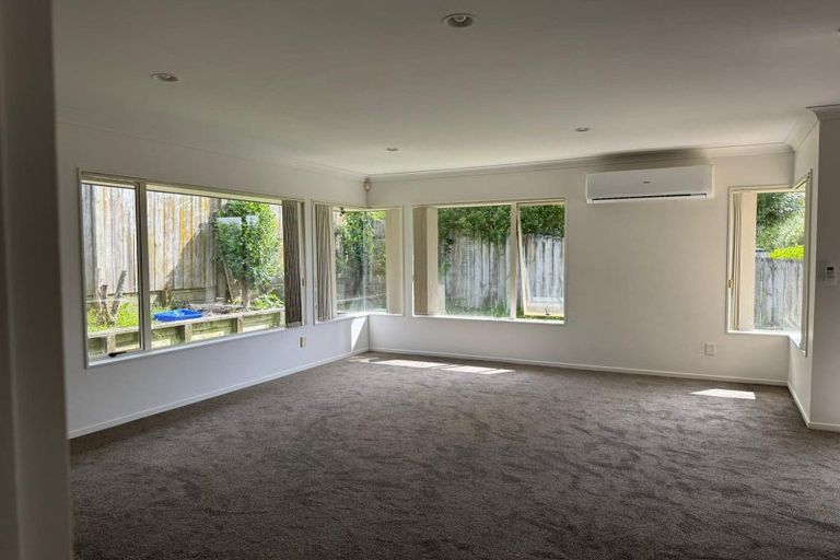 Photo of property in 124 Charles Prevost Drive, The Gardens, Auckland, 2105