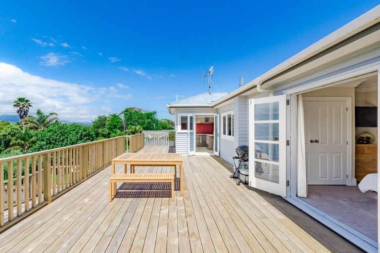 Photo of property in 12 Gray Avenue, Paraparaumu Beach, Paraparaumu, 5032