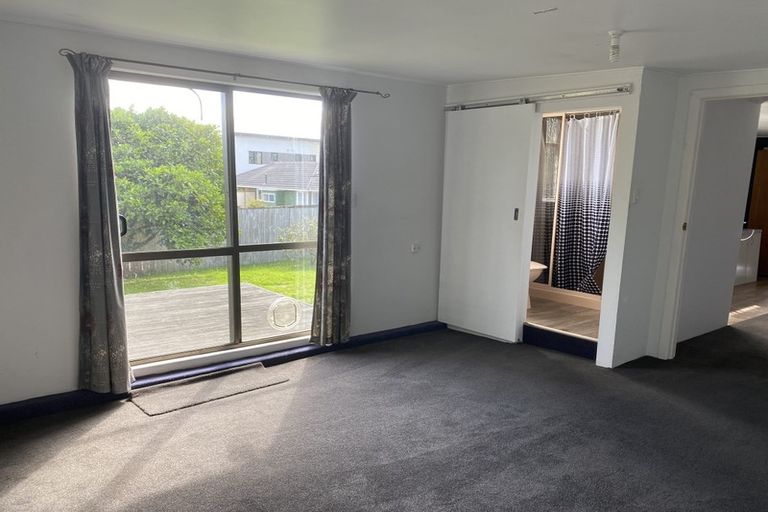 Photo of property in 95 Kervil Avenue, Te Atatu Peninsula, Auckland, 0610