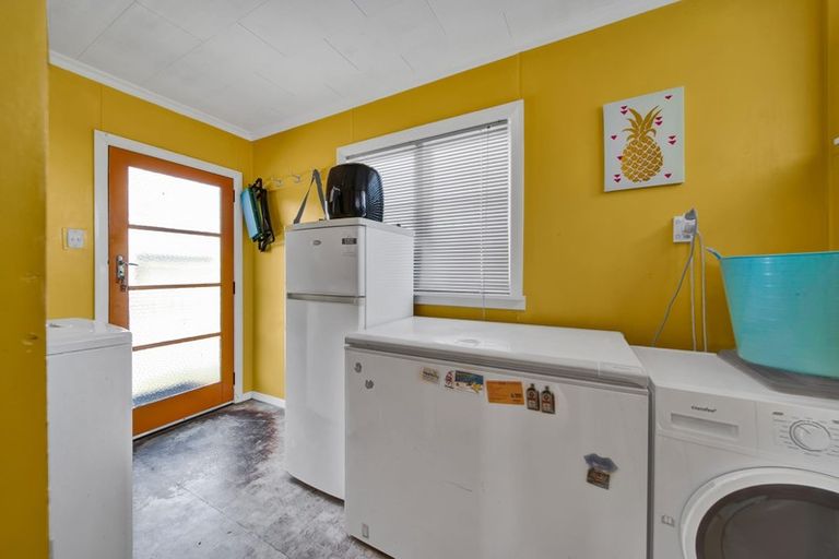 Photo of property in 9 Manawapou Road, Hawera, 4610