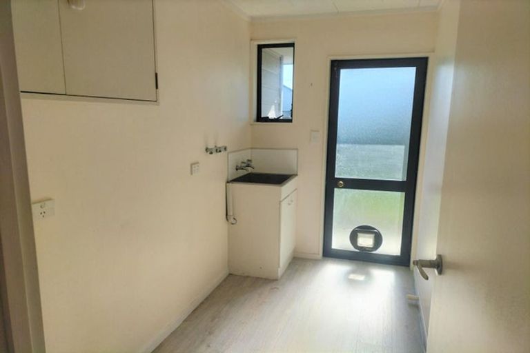 Photo of property in 96 Hillcrest Drive, Kelvin Grove, Palmerston North, 4414