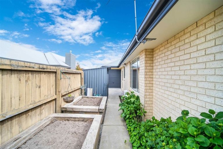 Photo of property in 7 Oratia Grove, Northwood, Christchurch, 8051