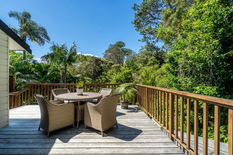 Photo of property in 22 Hebe Place, Birkenhead, Auckland, 0626
