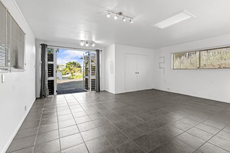 Photo of property in 1/89 Glamorgan Drive, Torbay, Auckland, 0630
