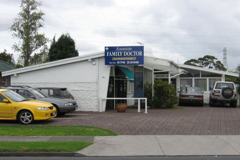 Photo of property in 2/23 Ti Rakau Drive, Pakuranga, Auckland, 2010