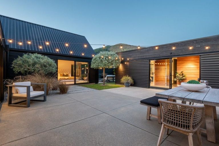 Photo of property in 1 Larkins Way, Arthurs Point, Queenstown, 9371