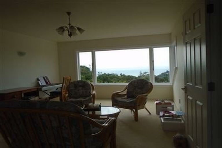 Photo of property in 6 Grendon Road, Titirangi, Auckland, 0604