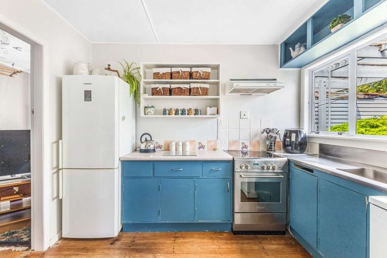 Photo of property in 21 Portia Street, Stratford, 4332