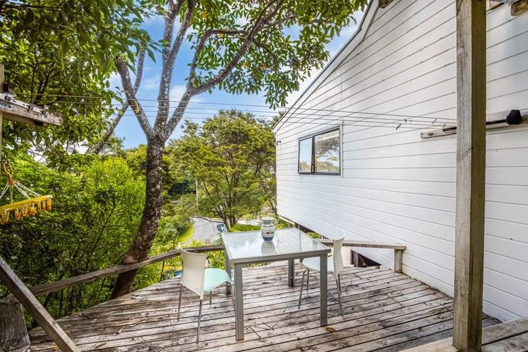 Photo of property in 26 Mceldowney Road, Titirangi, Auckland, 0604