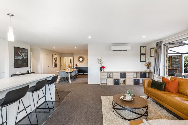 Photo of property in 44c Gilbransen Road, Kumeu, 0810
