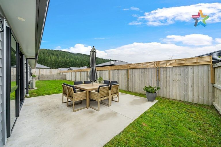 Photo of property in 6 Jack Vaughan Grove, Wainuiomata, Lower Hutt, 5014