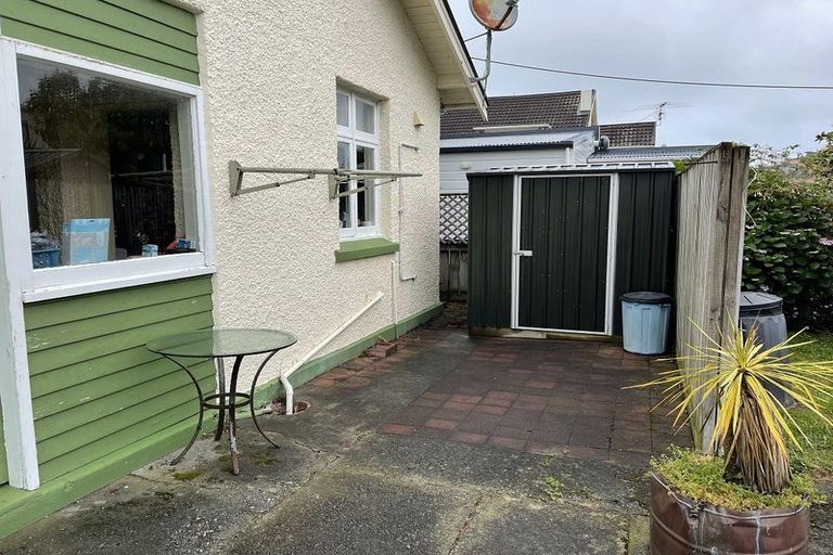 Photo of property in 1/184 The Parade, Island Bay, Wellington, 6023