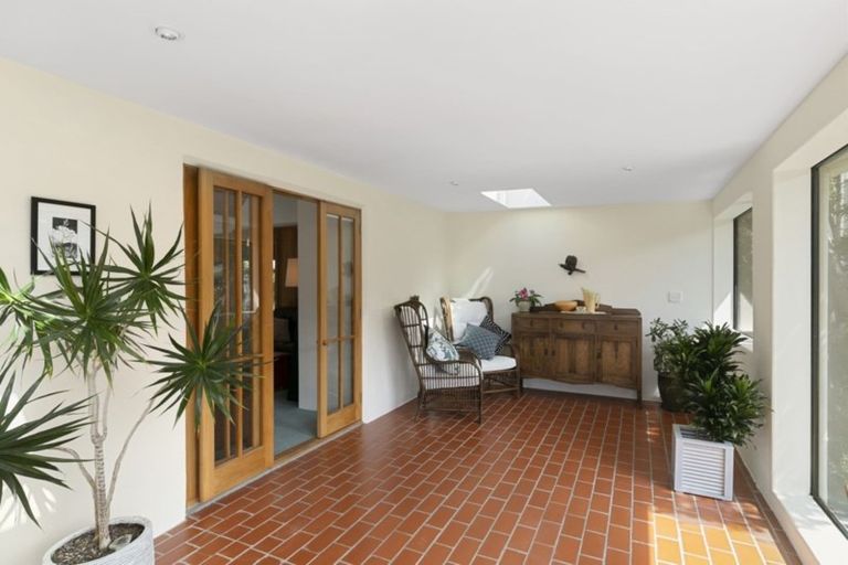 Photo of property in 74 Ranui Crescent, Khandallah, Wellington, 6035