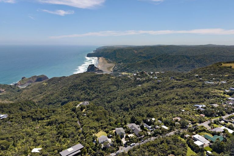 Photo of property in 41 Te Ahuahu Road, Piha, New Lynn, 0772
