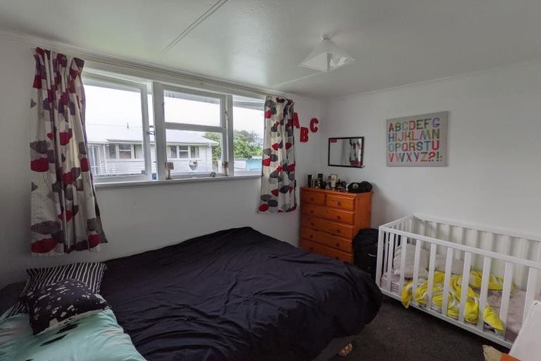 Photo of property in 9 Temuera Street, Otaki, 5512