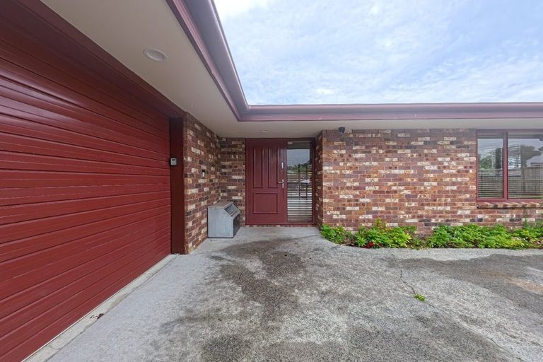 Photo of property in 593 Great South Road, Rosehill, Papakura, 2113