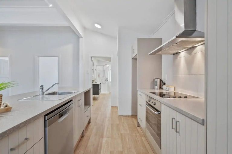 Photo of property in 10 Armstrong Avenue, Woodhill, Whangarei, 0110