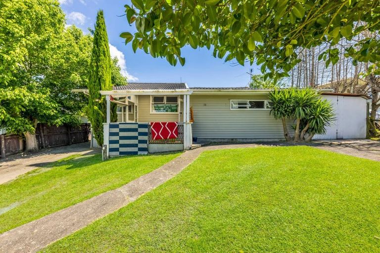 Photo of property in 16 Gainsborough Street, Manurewa, Auckland, 2102