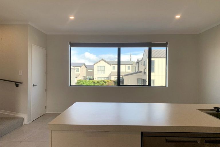 Photo of property in 3/2 Rangitamiro Place, Hobsonville, Auckland, 0616