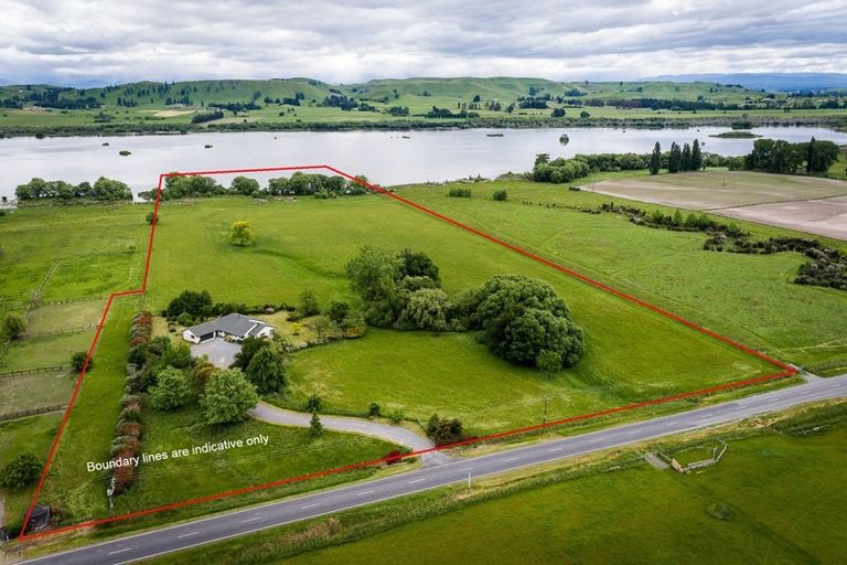Photo of property in 400 Racecourse Road, Waipukurau, 4282