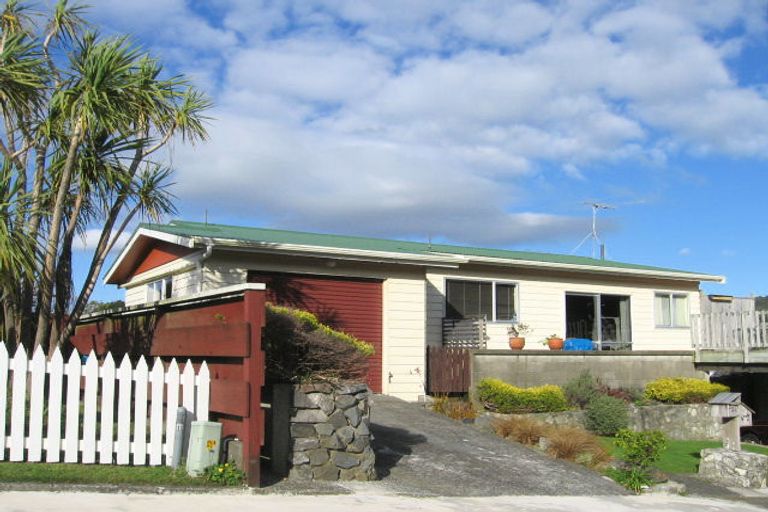 Photo of property in 34 Thurleigh Grove, Karori, Wellington, 6012
