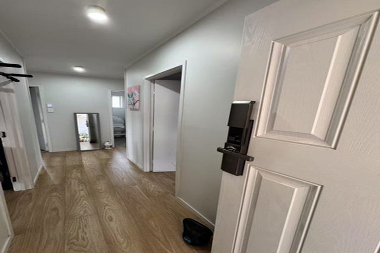 Photo of property in 1/60 Taharoto Road, Takapuna, Auckland, 0622