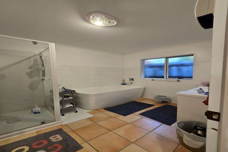 Photo of property in 20 Kath Hopper Drive, Orewa, 0931