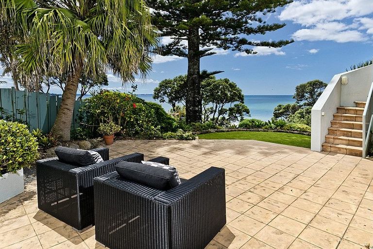 Photo of property in 32 Whitby Crescent, Mairangi Bay, Auckland, 0630