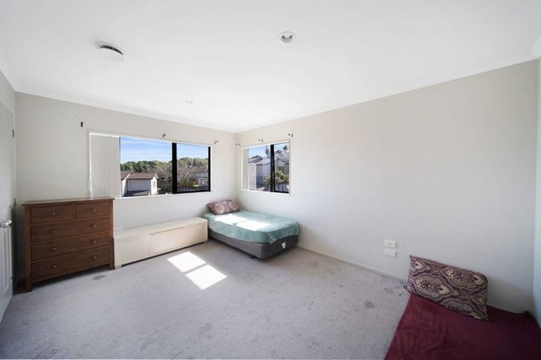 Photo of property in 20 Fairchild Avenue, Goodwood Heights, Auckland, 2105