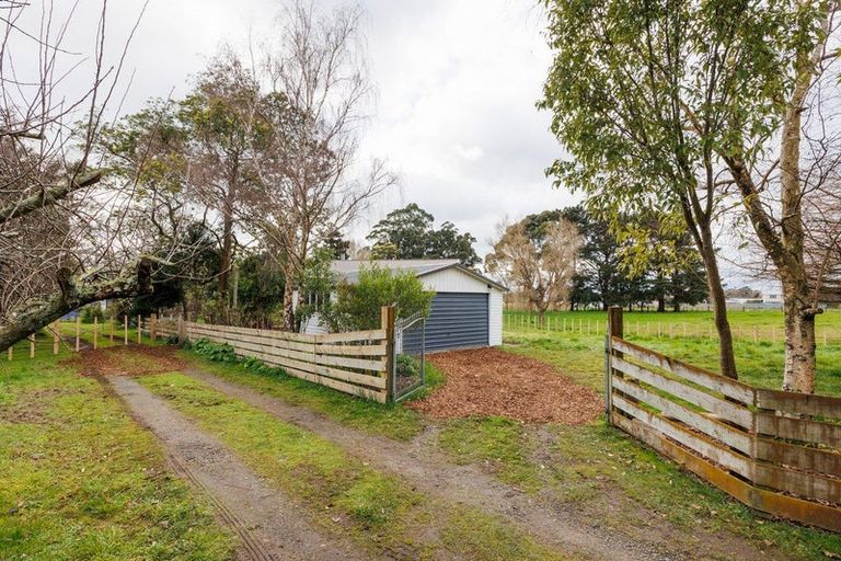 Photo of property in 765 Makerua Road, Tokomaru, Palmerston North, 4474
