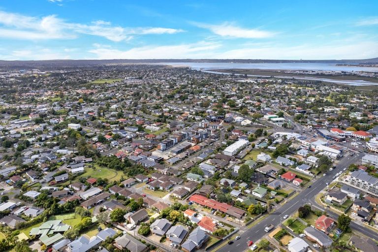 Photo of property in 35 Raupeti Lane, Henderson, 0612