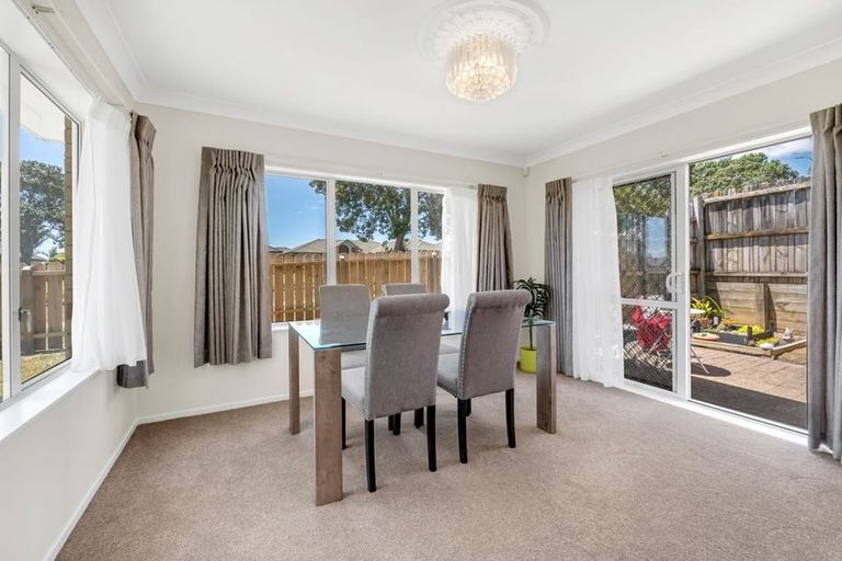 Photo of property in 41 Maghera Drive, East Tamaki Heights, Auckland, 2016