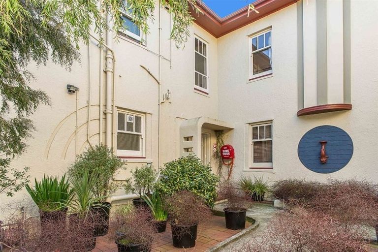 Photo of property in Zena Court, 11f1 Dufferin Street, Mount Victoria, Wellington, 6021