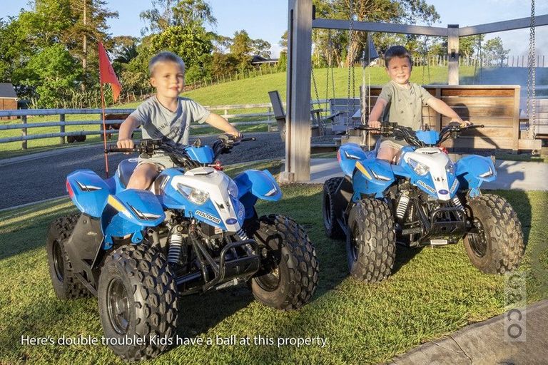 Photo of property in 1239 Peak Road, Helensville, 0875