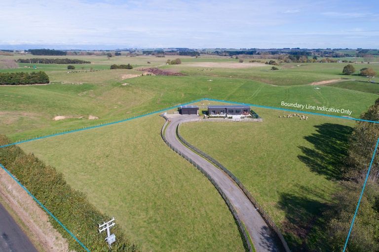 Photo of property in 567 Lethbridge Road, Halcombe, 4775