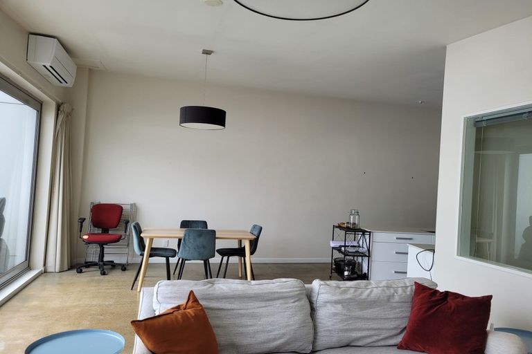 Photo of property in 25u1 Home Street, Mount Victoria, Wellington, 6011