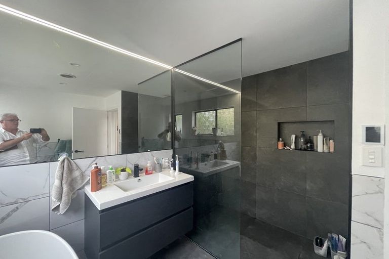 Photo of property in 10 Linwood Way, Island Bay, Wellington, 6023
