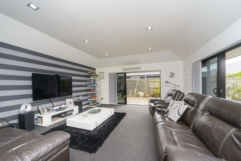 Photo of property in 14 Pegasus Place, Kelvin Grove, Palmerston North, 4414