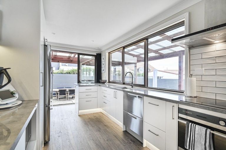 Photo of property in 402 Awatea Street, Akina, Hastings, 4122