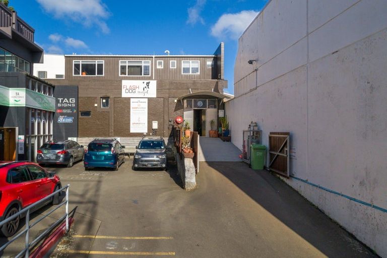 Photo of property in 10 Oxford Terrace, Mount Cook, Wellington, 6021